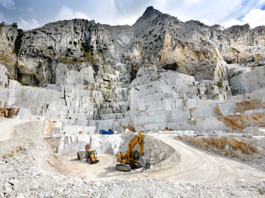 landscape-view-open-cast-marble-quarry-carrara-tuscany-italy-showing-heavy-duty-equipment-rock-face-2